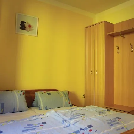 Four-bedroom Holiday In * Lichte